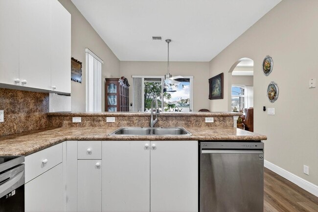 Building Photo - 8790 S San Andros