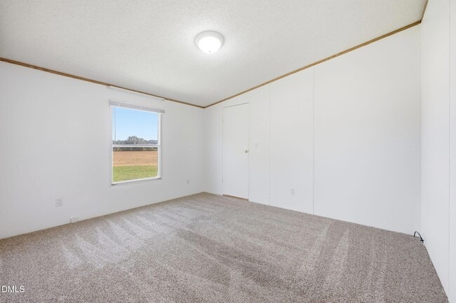 Building Photo - 1385 Live Oak Rd