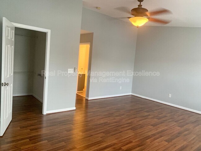 Building Photo - 330 Gilman Ln