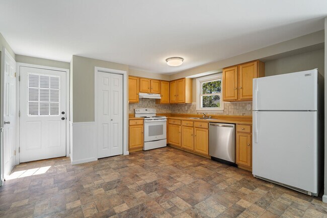 Building Photo - 710 S Washington St