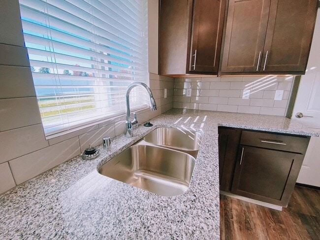 Building Photo - 2818 S Marcus Ln