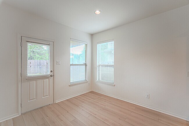 Building Photo - 25507 Marmite Dr