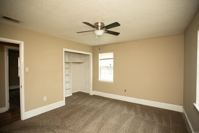 Building Photo - 36 Melinda Dr