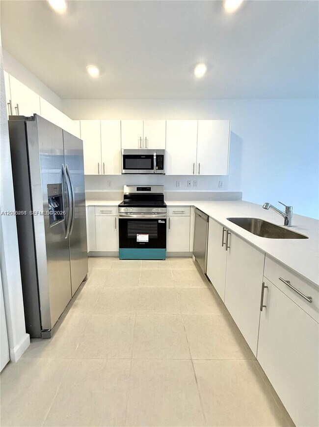 Building Photo - 26865 SW 121st Ave