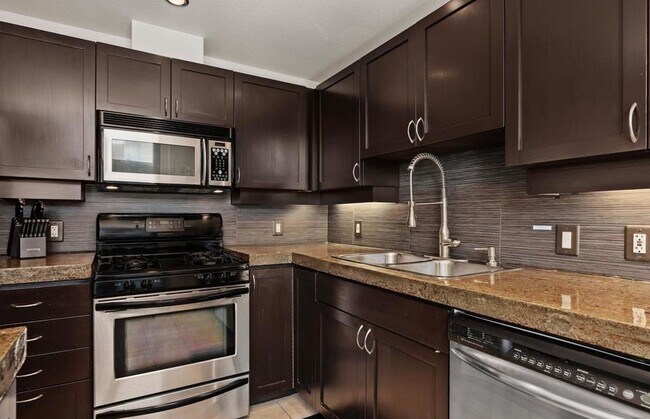 Building Photo - 1240 India St