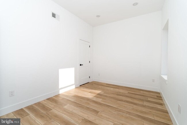 Building Photo - 2700 E Auburn St