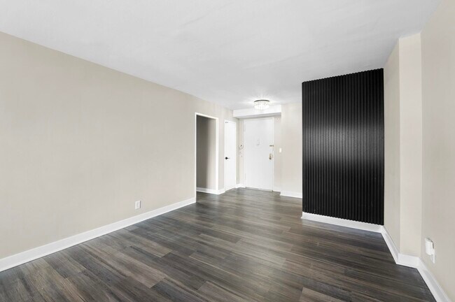 Building Photo - 10 Huron Ave