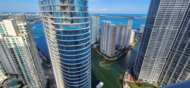 Building Photo - 200 Biscayne Blvd Way