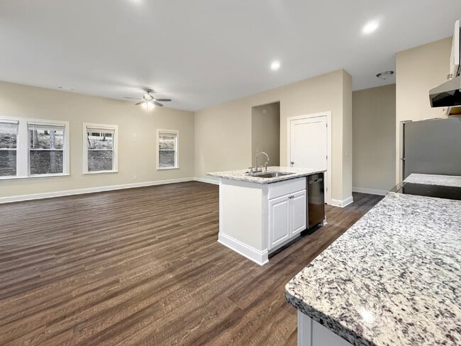 Building Photo - ROOMY AND MODERN NEW CONSTRUCTION HOME! AVAILABLE NOW!