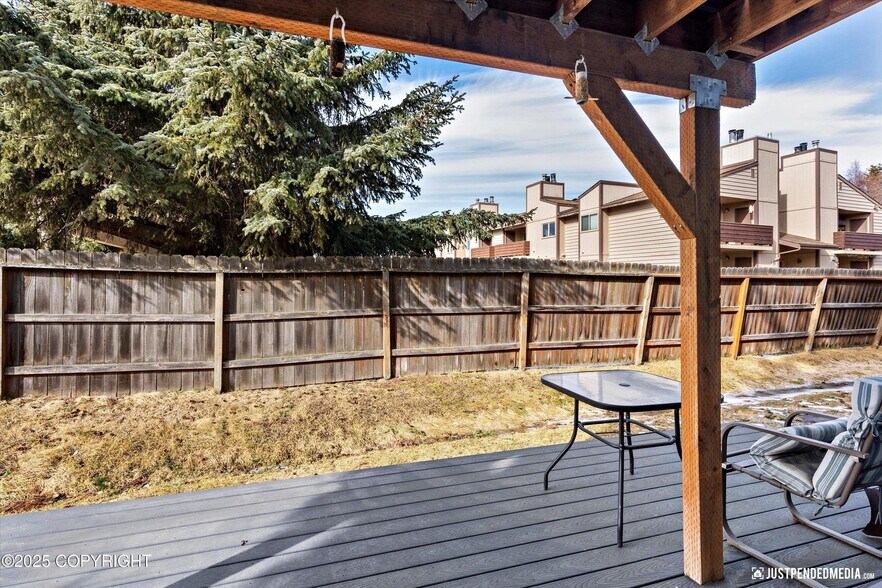 Building Photo - 2220 Sentry Dr