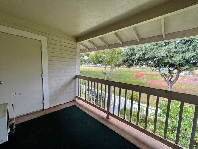 Building Photo - Parkglen at Waikele upstairs corner/end unit