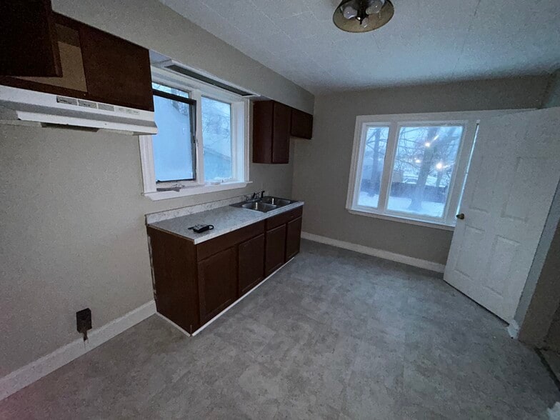 Building Photo - 83 Taylor St