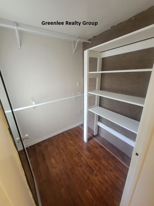 Building Photo - Spacious 3 bed, 2 bath home with fenced yard, screened porch, and oversized garage just minutes f...