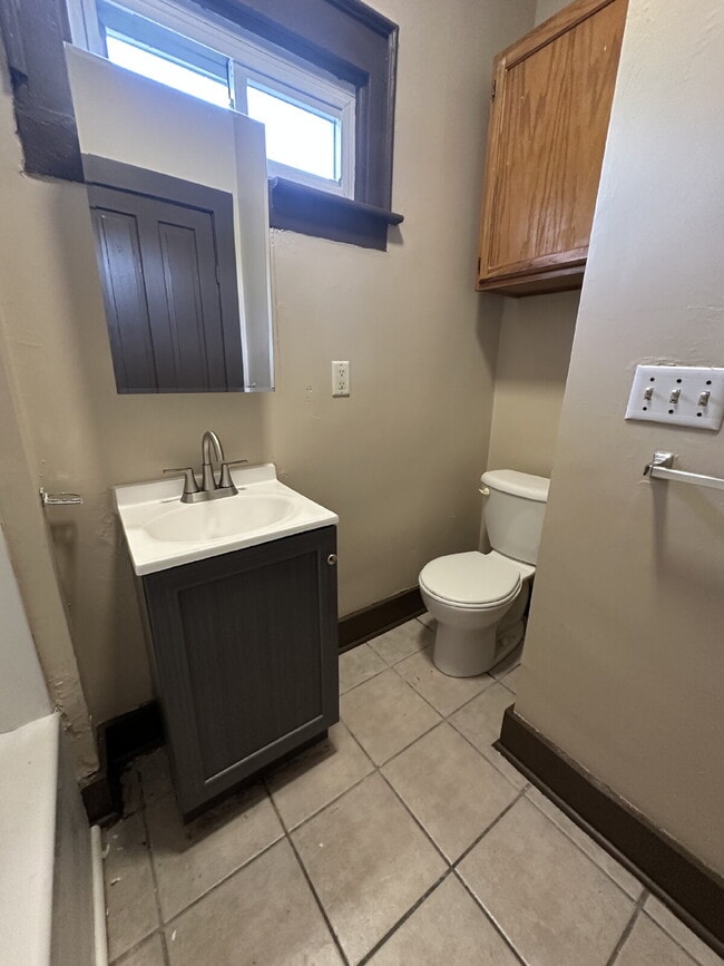 Building Photo - 802 McKinley St