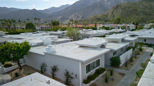 Building Photo - 2518 S Sierra Madre