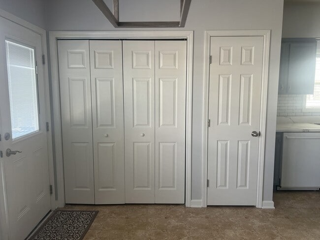 Building Photo - 1019 Briggs Ln