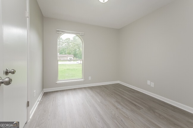 Building Photo - 52 Andover Dr
