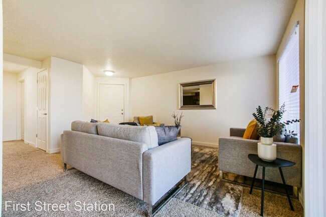 Building Photo - 16119 SE 1st St