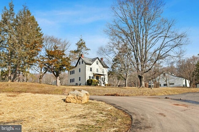 Building Photo - 3220 Windy Bush Rd
