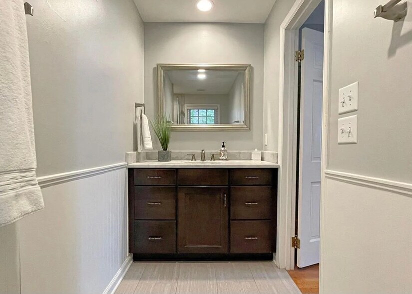 Master - 5005 N Hills Dr