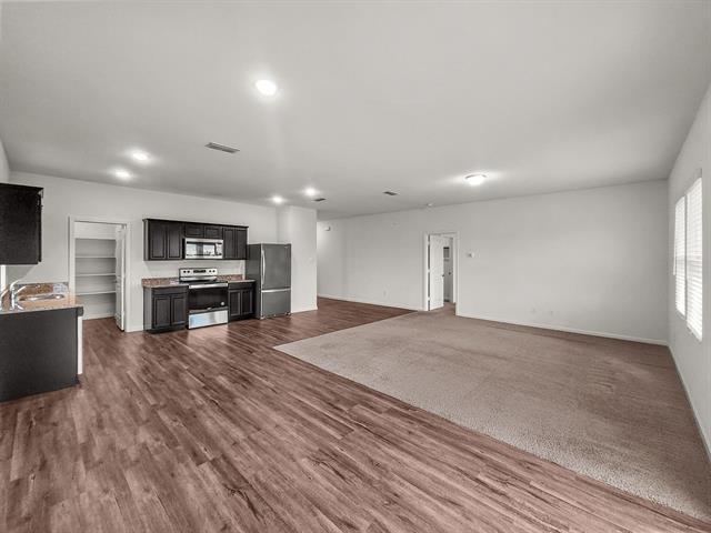 Building Photo - 1820 Wolf Run
