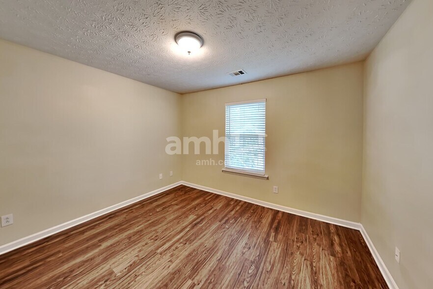 Building Photo - 308 Sam Cobb Pl