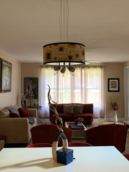 Building Photo - 9527 Brookville Ct