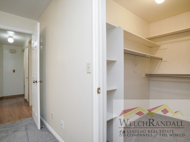Building Photo - Corner Gem in Washington Terrace – 2BR Comfort & Style!