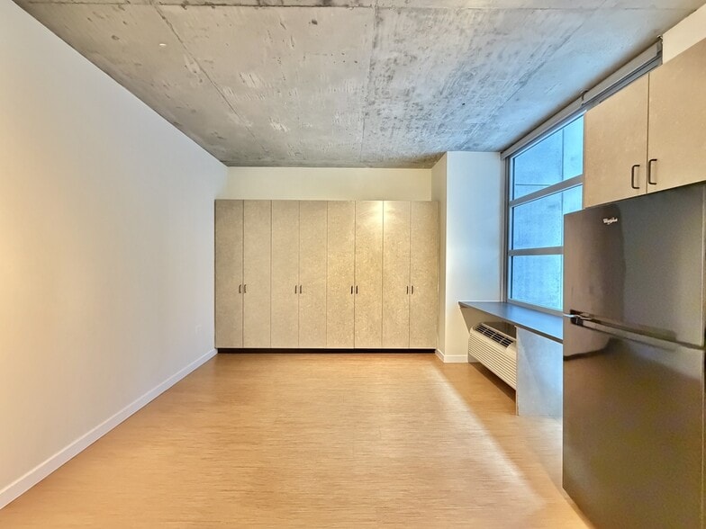 Building Photo - 1515 N Fremont St