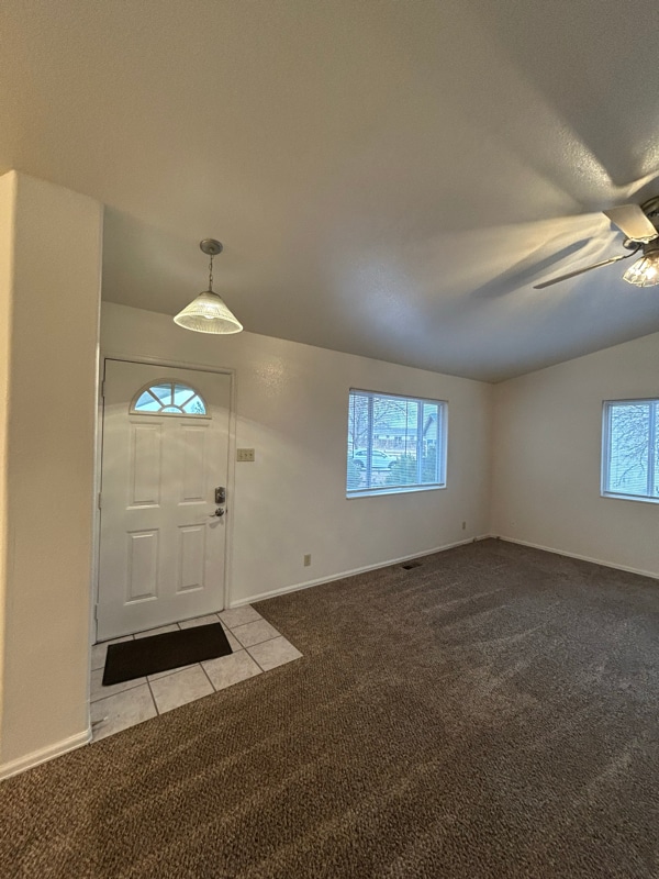 Building Photo - 895 S Knox Dr