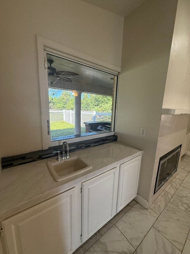 Building Photo - Beautiful Spacious 3 bed 3 bath Home in Debary