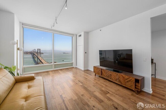 Building Photo - 425 1st St