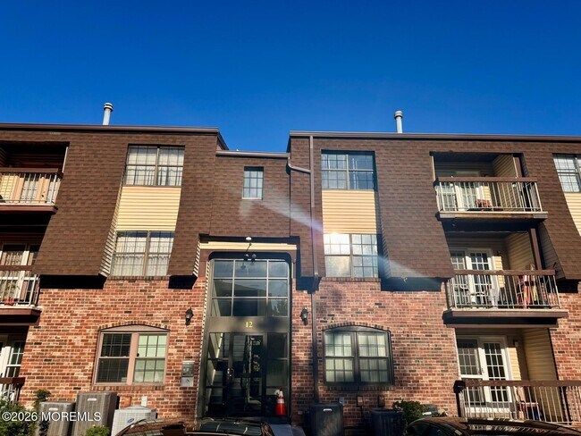 Building Photo - 1202 Green Hollow Dr
