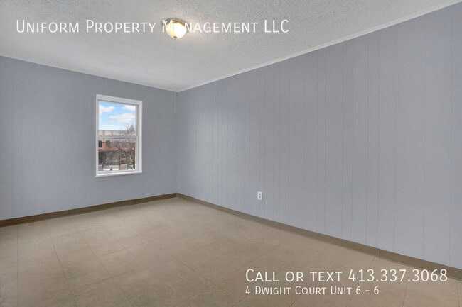 Building Photo - 4 Dwight Ct