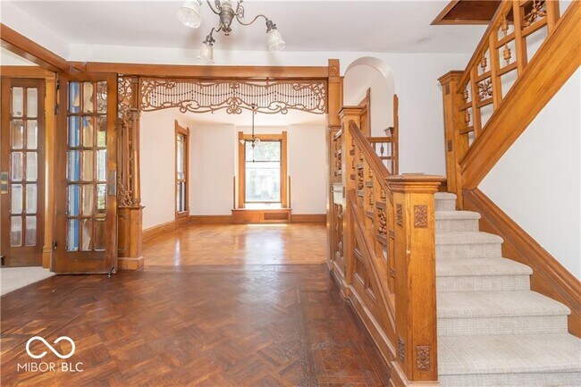 Building Photo - 404 N State St