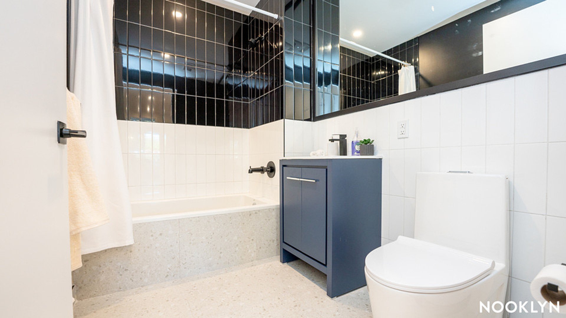 Building Photo - 1042 President St