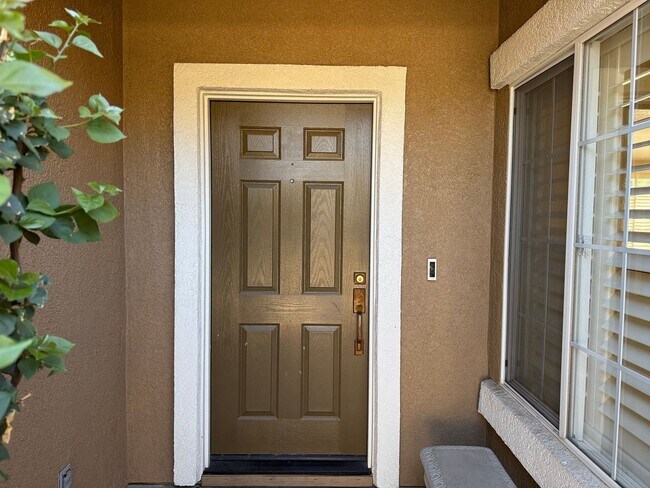 Building Photo - Single story home located in desirable northwest Modesto neighborhood!