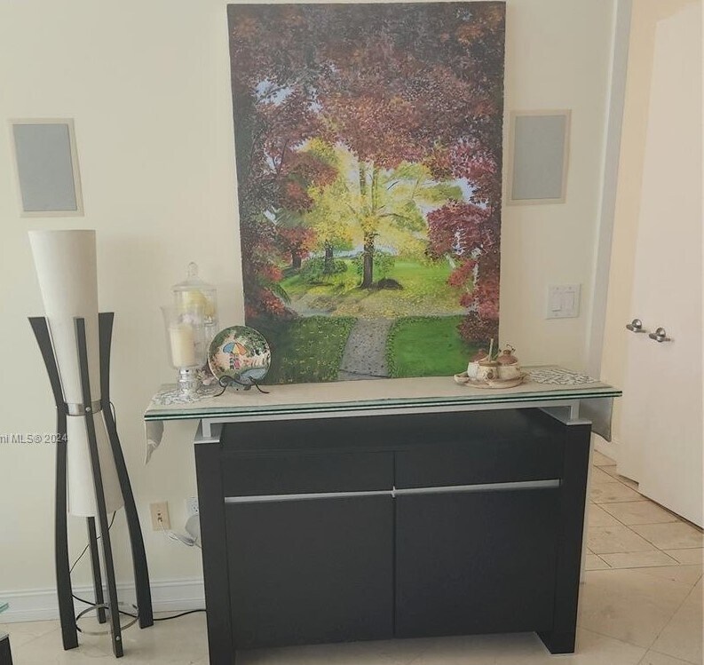 Building Photo - 18101 Collins Ave