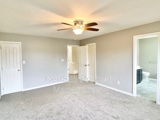 Building Photo - 913 Foxboro Dr