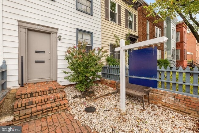 Building Photo - 1102 K St SE