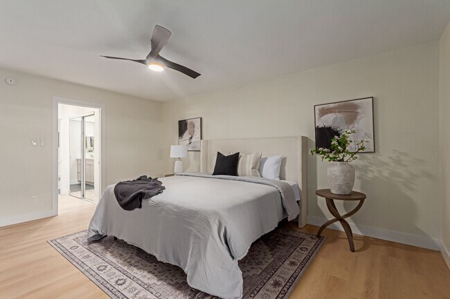 Building Photo - Charming 3-Bedroom Mid-Century Gem in the ...