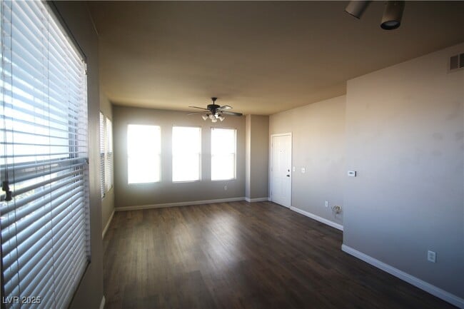 Building Photo - 10550 W Alexander Rd