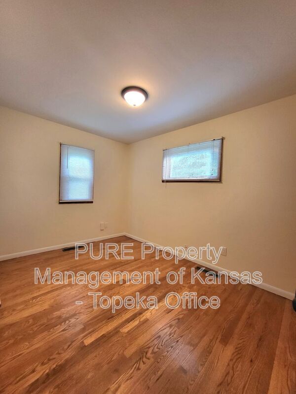 Building Photo - 4931 Appleton Ave