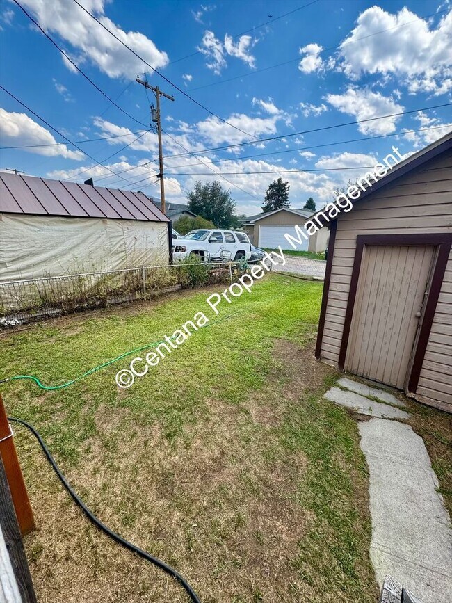 Building Photo - 1528 A St