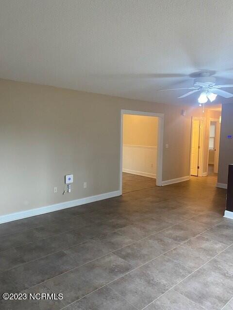 Building Photo - 6433 Country Club Dr