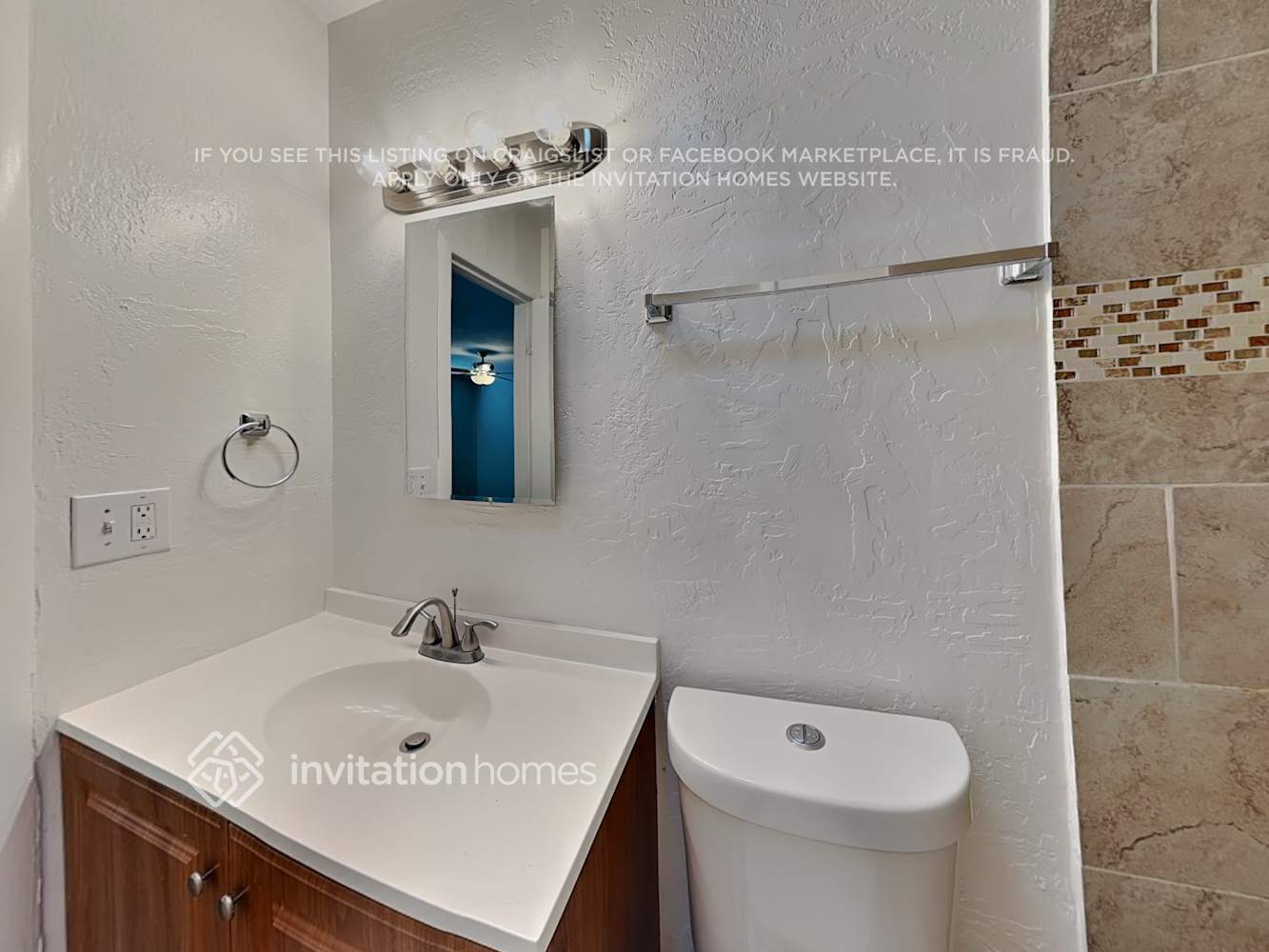 Building Photo - 3114 W Charter Oak Rd