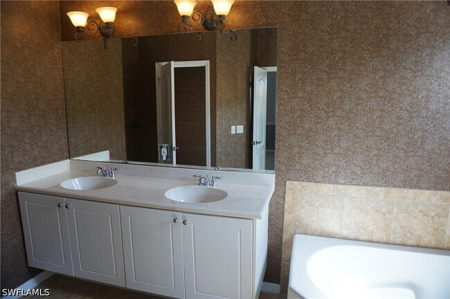 Building Photo - 20605 E Golden Elm Dr