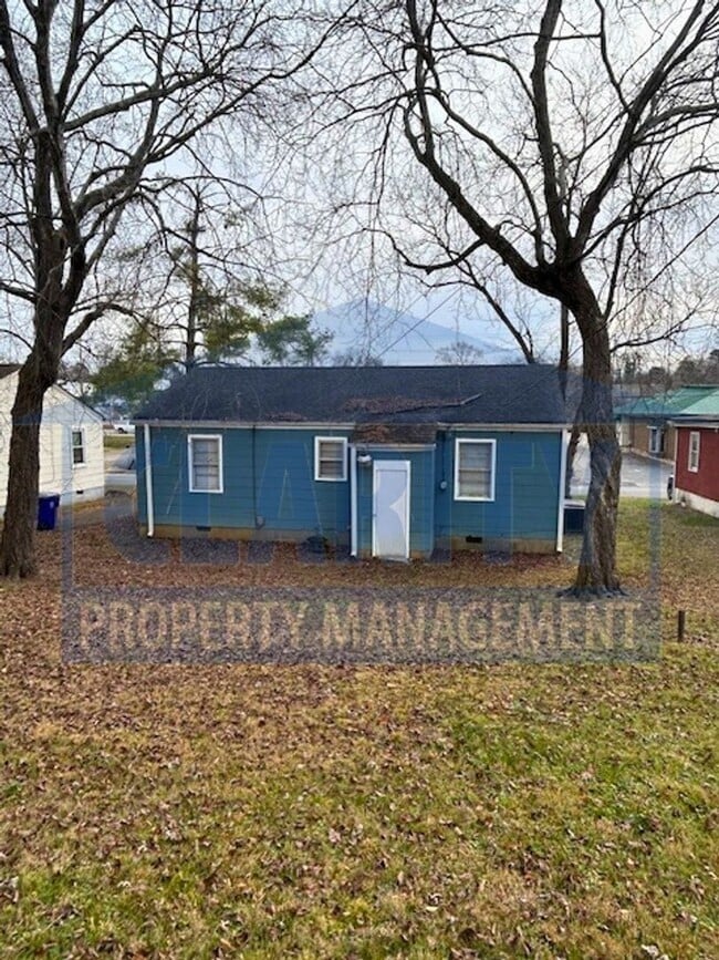 Building Photo - Two bedroom home! Great location!