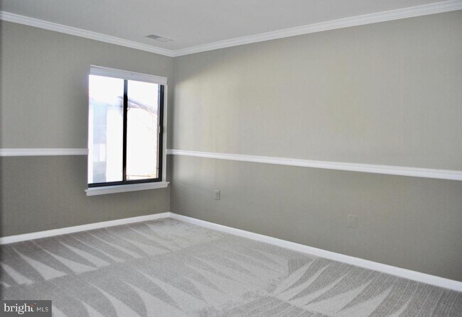 Building Photo - 2850 Dover Ln