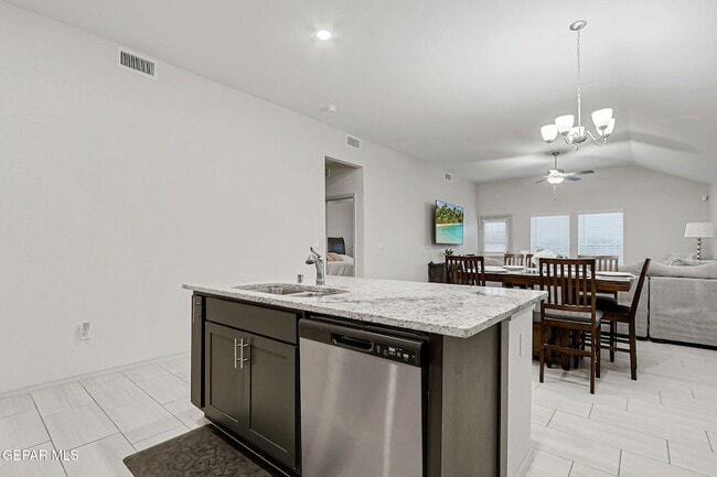Building Photo - 7416 Tamarack Pl